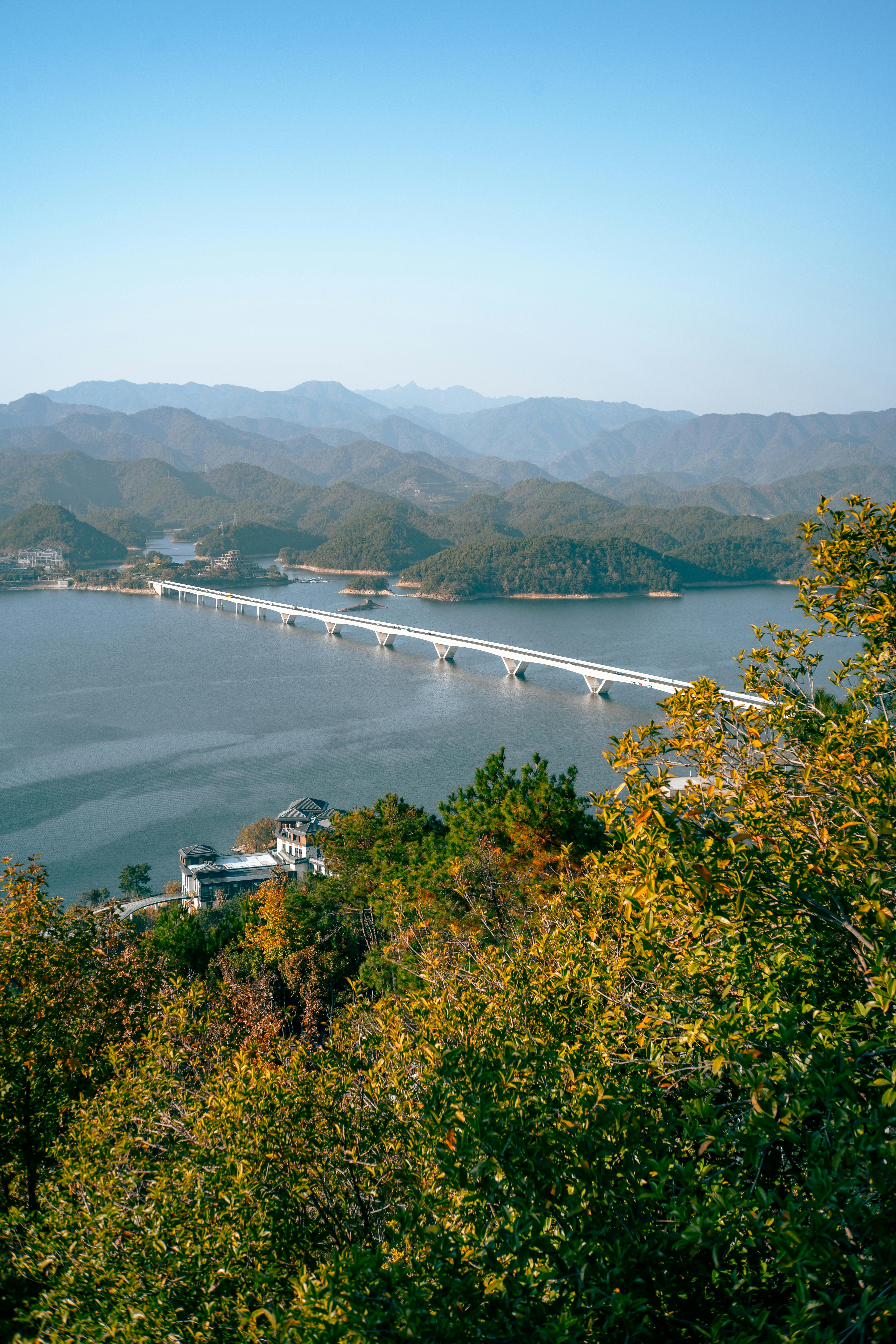 湖北宜昌：高山峡谷砺精兵-环球趣闻
